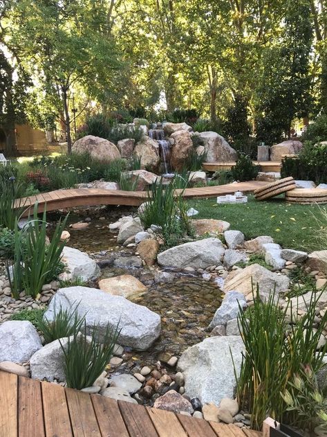 Rock Garden Waterfall, Backyard Stream, Garden Stream, Kolam Koi, Casa Hobbit, Garden Pond Design, Pond Waterfall, Pond Landscaping, Backyard Water Feature