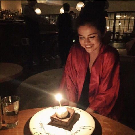 217 Likes, 5 Comments - @honestsmg on Instagram: “Happy birthday to my idol. Thank you for always being so giving and caring. We all love you more…” Selena Gomez Birthday, Happy 27th Birthday, Palvin Barbara, Alex Russo, Cute Birthday Pictures, Selena Gomez Photos, 27th Birthday, Selena G, Marie Gomez