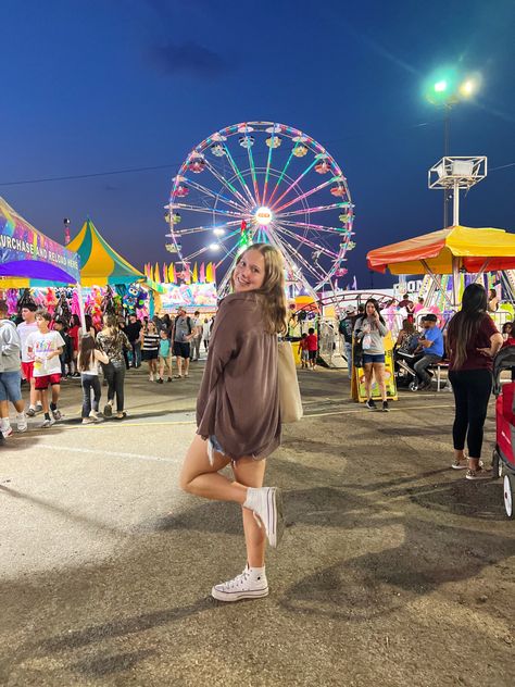 #fair #rodeo #fairandrodeo #waco #texas #heartoftexasfairandrodeo #ferriswheel #rollercoaster #outfitinspo Roller Coaster Outfit, Fair Photos, Waco Texas, The Fair, Pretty Places, Roller Coaster, Ferris Wheel, Rodeo, Fair Grounds