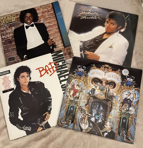 Michael Jackson Record Vinyls, Michael Jackson Vinyl, Michael Jackson Funny, Vinyl Aesthetic, Michael Jackson Thriller, Michael Jackson Smile, Michael Jackson Bad, King Of Music, Record Players