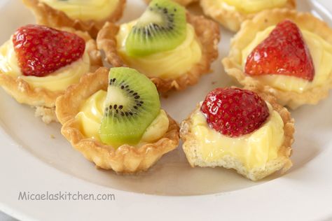 Italian Mini Fruit Tarts Mini Fruit Tart Recipe, Mini Fruit Tart, Fruit Tart Recipe Mini, Fruit Tartlets, Mini Tart Shells, Mini Fruit Tarts, Fruit Tart Recipe, Fruit Tarts, Tart Shells