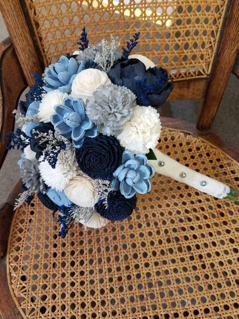 Navy Blue And White Bridal Bouquet, Navy Blue And Red Bouquet, Dark Blue And Silver Wedding, Ice Blue Wedding Theme, Dark Blue Bouquet, Light Blue Bouquet, Navy Blue Bouquet, Dark Blue Wedding, Blue Flowers Bouquet