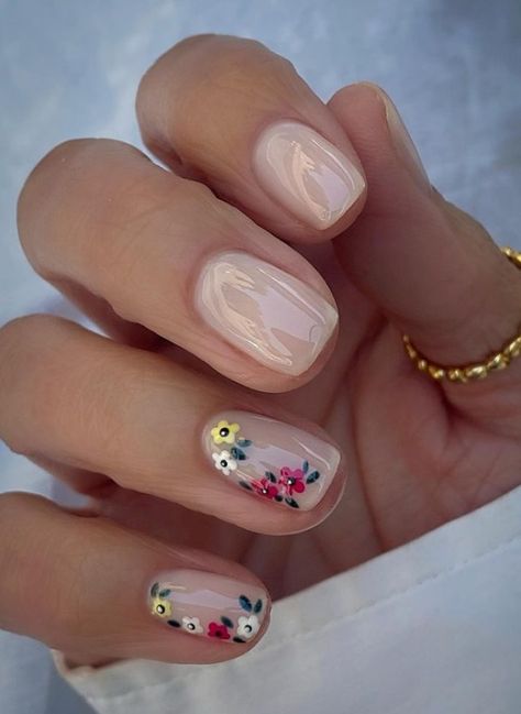 Natural Floral Nails, Summer Gel Nails, Milky Nails, Manikur Kuku, Flower Nail Designs, Her Nails, Casual Nails, Short Acrylic, Inspo Pics