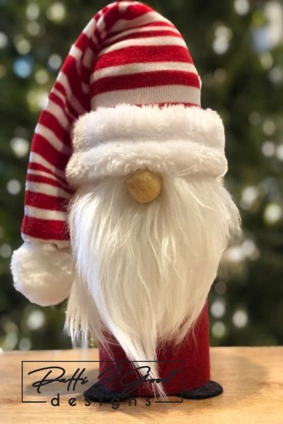 Christmas Knomes, Christmas Craft Projects, Gnomes Diy, Easy Christmas Decorations, Diy Gnomes, Christmas Gnomes, Gnome Patterns, Gnomes Crafts, Holiday Crafts Christmas