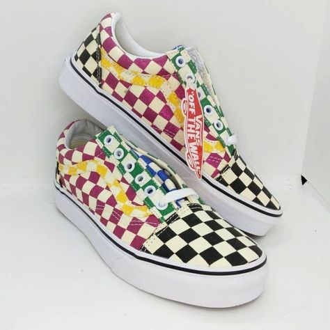 Vans New Old Skool Womens Multi-Colored Glitter Checkerboard Sneakers #Vn0a4u3b1hp Colors: Multi-Colored Glitter Checkerboard!!! - Size: Women 7 1/2 / Men 6 Brand New With Tags! Hot Brand - Great Look!! If You Like This Item, Purchase Now Before It Is Gone, Or Put A Reasonable Offer In. Vans Platform Sneakers, All White Vans, Running Shoes Women, Skater Shoes, Pink Vans, Floral Sneakers, Classic Vans, Top Sneakers Women, Shoes Vans