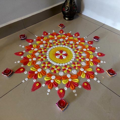 Easy Half Rangoli Designs, Difficult Rangoli Designs, Half Rangoli Designs Easy, Pecock Model Rangoli, Diwali Rangoli Designs Latest, Cool Rangoli Designs, Rangoli Designs Aesthetic, Welcome Rangoli Design Entrance, Square Rangoli Design For Diwali