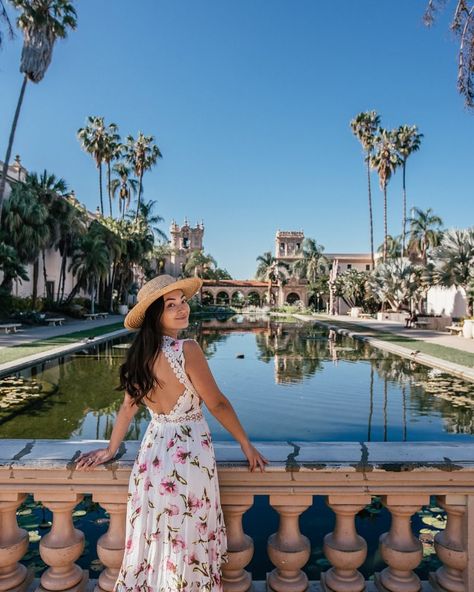 Looking for the best photo spots around San Diego? Here I cover the 49 most Instagrammable places in San Diego! Whether you're looking for pretty cafes in San Diego, the San Diego flower fields, or just things to do in San Diego, you'll find it all here! From gorgeous San Diego nature spots and views to the prettiest restaurants and murals in San Diego, you won't want to miss these! Add them to your San Diego itinerary for a trip to remember! San Diego Girls Trip, San Diego Things To Do In, Things To Do San Diego, San Diego Outfits, San Diego Itinerary, Carlsbad Flower Fields, Old Town San Diego, Fall Beach, San Diego Bay