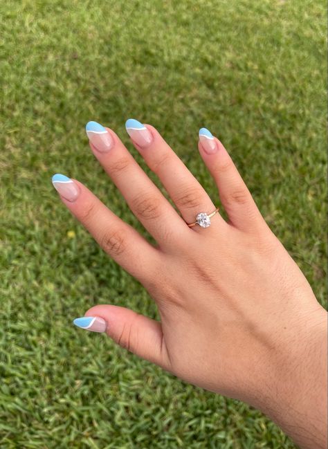 Light Blue Acrylic Nails Almond Short, Simple Nail Designs Blue And White, Nail Ideas To Go With Blue Dress, Blue And White Wave Nails, Summer Nails White And Blue, Nail Designs For 12 Yr, Light Blue Homecoming Nails, Light Blue Beach Nails, Blue And White Almond Nails