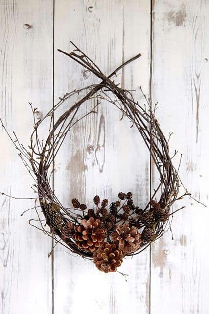 Wreath With, Julkransar Diy, Teardrop Wreath, Takken Decor, Dekoratívne Vence, Twig Crafts, Twig Art, Natural Wreath, Christmas Preparation