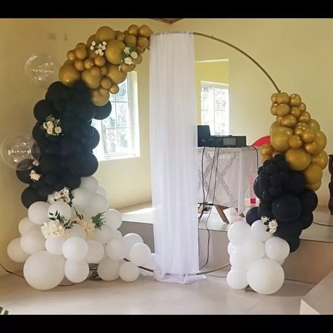 Backdrop set up for weddings or party Backdrop Balloon Garland, Backdrop Balloon, Circle Backdrop, Backdrop Ideas, Balloon Garland, Balloons, Birthday