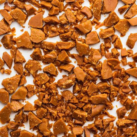 Toffee Bits (Dairy Free) Toffee Bits Recipe, Okonomi Kitchen, How To Make Toffee, Big Cookies, Cookies Ice Cream, Homemade Toffee, Toffee Recipe, Types Of Candy, Vegan Store