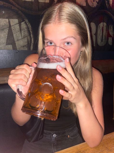 Beer Girl Aesthetic, Oktoberfest Woman, Cute Glasses Frames, School Must Haves, Beer Girl, Beer Fest, Cute Glasses, Cute Friend Pictures, Elle Fanning