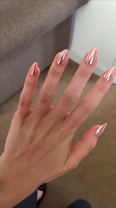 Chrome nails #gel #chrome #pink Chrome Nails Gel, Chrome Pink, Gold Chrome Nails, Pink Chrome Nails, Chrome Nail Art, Chrome Nails Designs, Mirror Nails, Pink Chrome, Rose Gold Nails