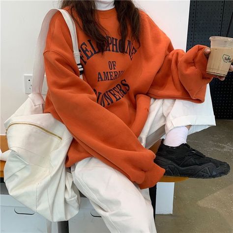 Sweatshirt Turtleneck Outfit, Orange Aesthetic Outfits, Turtleneck Outfits, Orange Sweatshirt, Outfit Korean Style, Turtleneck Outfit, Orange Fits, Outfit Korean, Hoodie Aesthetic