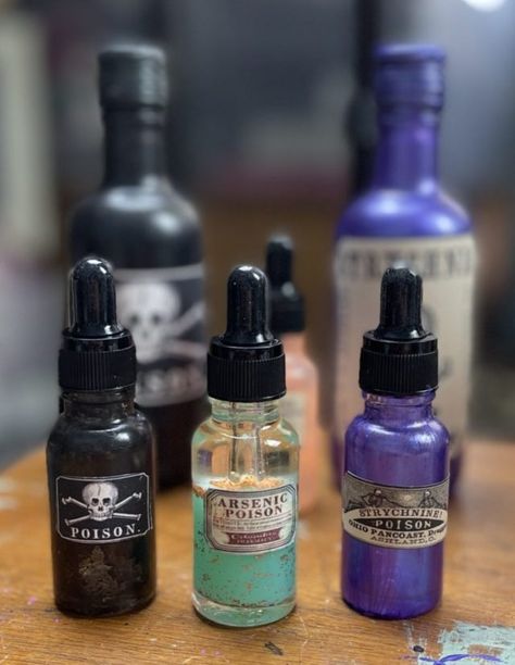 Trash To Treasure Ideas, Idea Craft, Halloween Potion, Silver Metallic Paint, Halloween Potion Bottles, Dollar Tree Pumpkins, Potion Labels, Halloween Potions, Potion Bottles