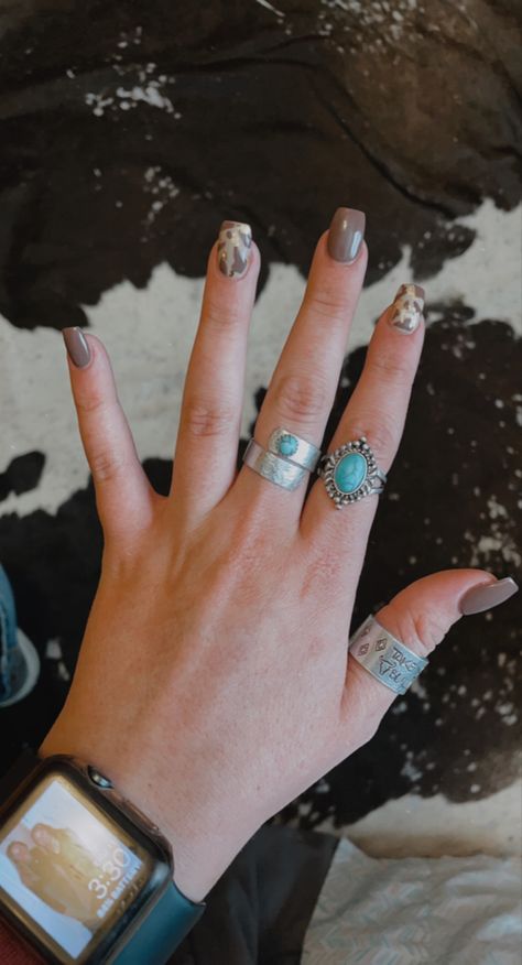 Cowgirl Nails Westerns, Western Fall Nails, Western Style Nails, Country Hairstyles, Country Acrylic Nails, Rodeo Nails, Cowboy Nails, Country Glam, Girls Nail Designs