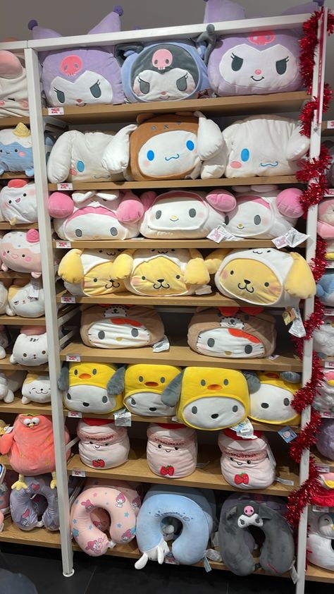 miniso! Hello Kitty Shop, Squishies Kawaii, Crazy Toys, Hello Kitty Birthday Party, Hello Kitty Baby, Cute Sweatpants, Hello Kitty Makeup, Hello Kitty Rooms, Diy Gift Set