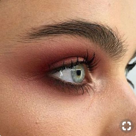 Burgundy Eye Makeup, Makeup Pinterest, Beauty Make-up, Pinterest Makeup, Kesha, Smokey Eyes, Pat Mcgrath, Long Lashes, Makeup Goals