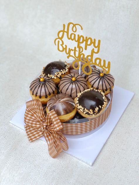 Donut Cake Ideas, Donat Tower, Cake Hampers, Birthday Cake Alternatives, Cake Alternatives, Donut Tower, Car Delivery, Donut Cake, Happy Birthday Wishes Photos