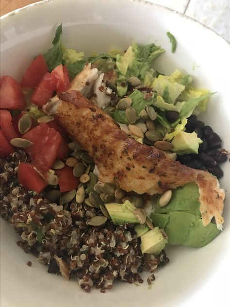 Cilantro-Lime Quinoa Bowl with Blackened Tilapia Best Tilapia, Tilapia Dishes, Blackened Cod, Salmon Fish Tacos, Tilapia Dinner, Cilantro Lime Quinoa, Sauces And Dressings, Blackened Tilapia, Grilled Tilapia