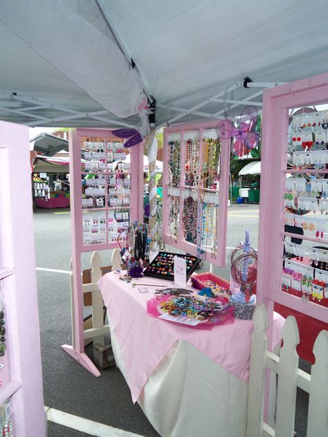 BBs booth design Pink Craft Fair Booth, Popup Display, Jewelry Display Booth, Art Fair Display, Craft Fair Vendor, Handmade Jewelry Display, Jewelry Table Display, Craft Fair Booth Display, Headband Display