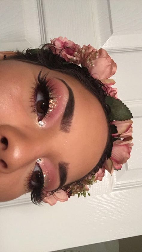 // Oliviasavidge Eye Makeup Glitter, Party Make-up, Beauty Make-up, Makeup Hacks, Make Up Looks, Baddie Makeup, Makeup Goals, Halloween Make, Flawless Makeup