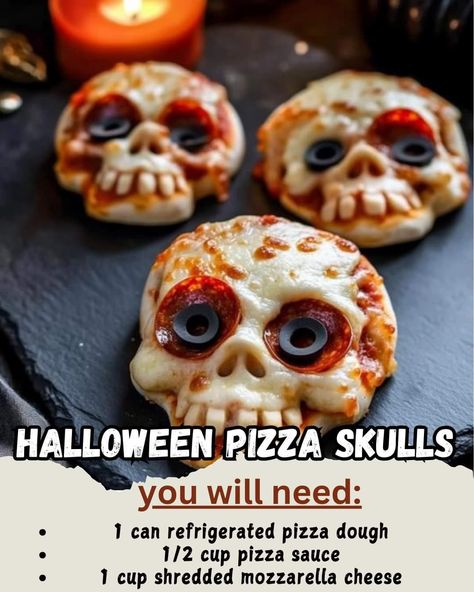 Pizza Skulls, Spooky Pizza, Skull Pizza, Halloween Pizza, Halloween Food Treats, Halloween Recipes, Halloween Parties, Treat Recipe, Halloween Crafts