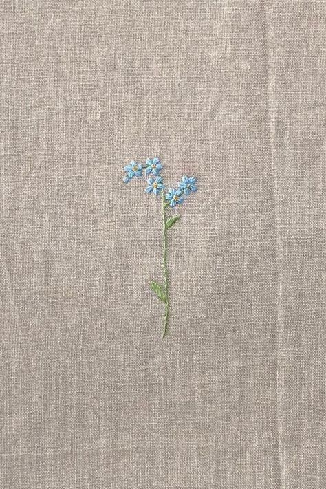 Handmade Embroidery \"Forget-Me-Not\" Forget Me Not Flowers Embroidery Pattern, Simple Floral Embroidery Designs, Embroidered Forget Me Nots, Embrodery Stiching Flower, Simple Flower Embroidery Pattern, Small Flower Embroidery Designs, Small Embroidery Flowers, Little Embroidery Ideas, Fun Embroidery Ideas