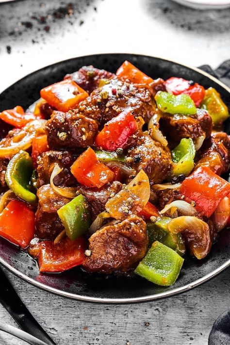 Black Pepper Angus Steak, Top Round Steak Recipes, Beef Pepper Steak, Peper Steak, Angus Beef Recipes, Steak Sauce Recipe, Panda Express Recipes, Steak Sauce Recipes, Black Pepper Beef