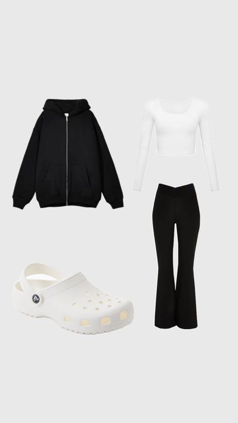 White Flare Leggings Outfit, Flare Black Leggings Outfit, Black Flare Leggings Outfit, Flair Leggings, Outfits With Flares, Flare Leggings Outfit, Black Flared Leggings, White Shirt Outfits, Black Leggings Outfit