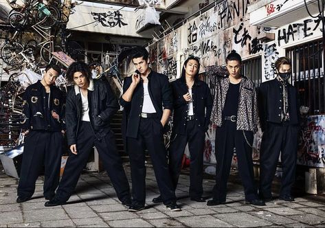 Crows Zero, Human Body Drawing, 4k Wallpapers For Pc, Cross Wallpaper, Movie Wallpapers, Body Drawing, Japanese Men, Pop Singers, Light Skin