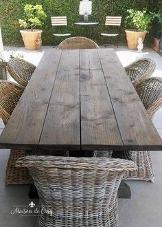 DIY Farmhouse Table: Anthropologie Knock-Off for $120! Build Outdoor Dining Table, Patio Farmhouse Table, Make An Outdoor Table, Diy Outside Table, Outdoor Table Styling, Long Outdoor Table, Farmhouse Outdoor Table, Farmhouse Patios, Wood Table Outdoor