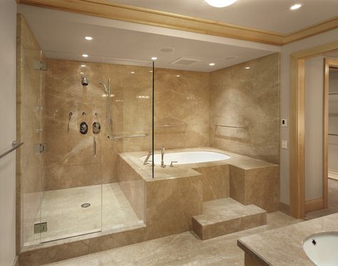 Jacuzzi Tub Bathroom Master Bedrooms, Italy Bathroom, Beige Marble Bathroom, Luxurious Bathrooms, Modern Luxury Bathroom, Luxury Master Bathrooms, Bathroom Shower Design, Bathroom Inspiration Modern, Beige Bathroom