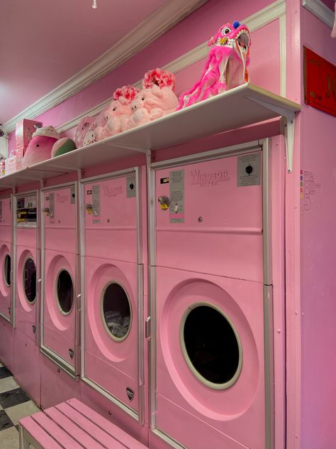 #pink #washingmachine #핀크 #cute #aesthetic Pink Washing Machine, Laundry Machine Aesthetic, Pink Laundromat, Cute Laundromat, Laundromat Photoshoot, Pink Laundry Rooms, Pink Hotel, Iphone Pink, Laundry Mat