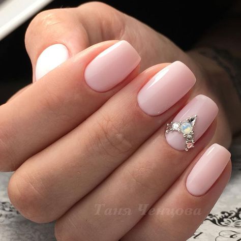 Nail Ideas for Sweet Bride picture 2 Pink Swarovski Nails, Crown Nail Designs, Nails With Crown, Maldives Nails, Wedding Fall Nails, Strass Nails, Crown Nail Art, Crown Nails, Fall Nails Designs