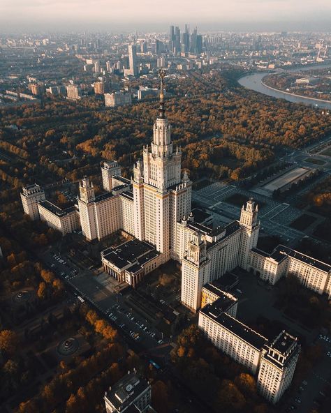 Lomonosov University, Russian University, Stalinist Architecture, Moscow University, Moscow State University, Soviet Architecture, Monumental Architecture, Russian Architecture, Traffic Jam