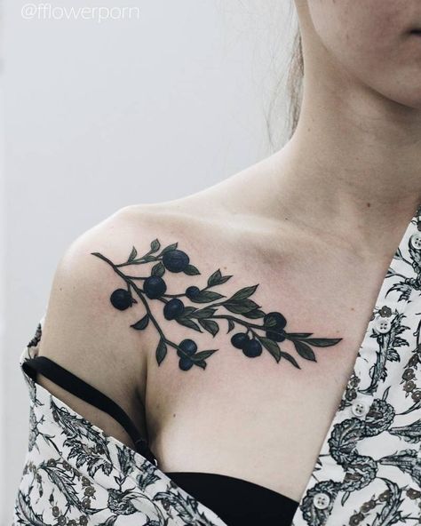 Illustrative blueberry chest tattoo. Tattoo Artist: Olga Nekrasova Places To Get Tattoos, Bone Tattoos, 4 Tattoo, Chest Piece Tattoos, Plant Tattoo, Collar Bone Tattoo, Celtic Tattoos, Dream Tattoos, Rib Tattoo