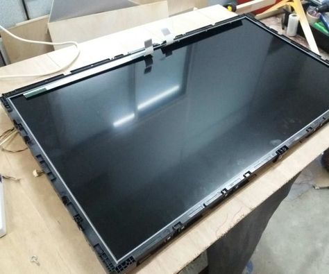 Reuse Old CCFL Backlight TV Into Light Panel Uses For Old Flat Screen Tv, Old Tv Ideas, Recycle Old Tv, Diy Light Table, Porch Light Covers, Bathrooms Decor, Light Box Diy, Hobby Desk, Tv Lighting