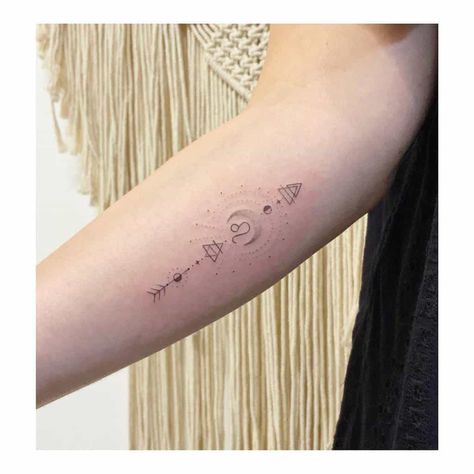 Leo Zodiac Tattoos For Women, Leo Inspired Tattoos, Leo Tattoo Ideas, Small Leo Tattoo, Tattoo Leo, Leo Sign Tattoo, Aries Zodiac Tattoos, Leo Constellation Tattoo, Leo Zodiac Tattoos