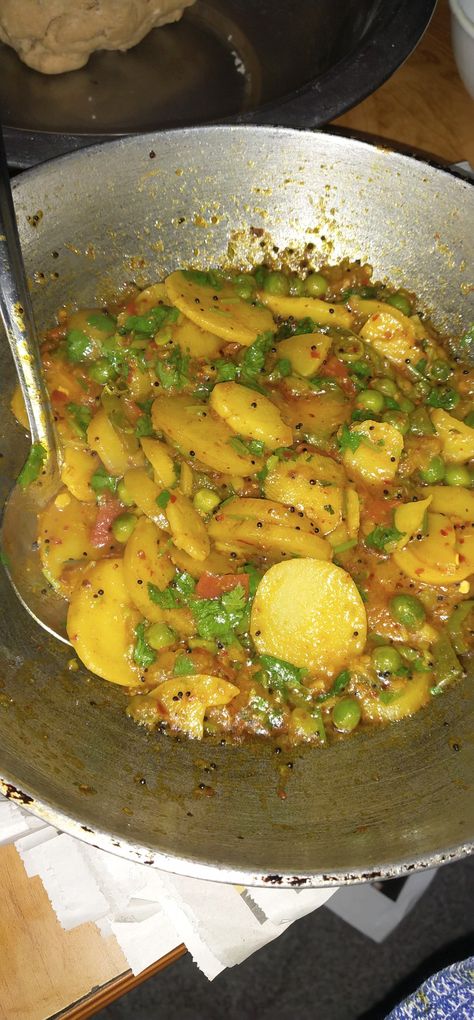 Homemade Food Snapchat Indian, Roti Sabji Pic, Home Food Snapchat Story, Homemade Food Snapchat, Homemade Food Snapchat Story, Home Food Snap, Indian Food Snap, Snap Food Home, Cooking Snap