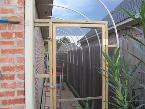 Home made greenhouse - I have a worthless space on the side of my home.  This would be perfect! Diy Pvc Lean To Greenhouse, Green House Small, Poly Tunnel, Greenhouse Diy, Best Greenhouse, Lean To Greenhouse, Polycarbonate Greenhouse, Build A Greenhouse, Side Yards