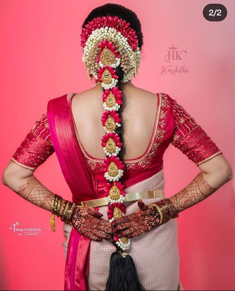 Indian Hairstyles For Saree, South Indian Wedding Hairstyles, Poola Jada, Bridal Hairstyle Indian Wedding, Bridal Hair Accessories Flower, Natural Wedding Hairstyles, Bride Photos Poses, Bridal Hairdo, Long Silky Hair