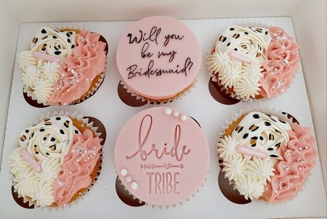 Bridesmaid Treat Boxes, Will You Be My Bridesmaid Cupcakes, Bridesmaid Cupcakes, Bride To Be Cupcakes, Proposal Cupcakes, Cupcake Invitations, Cupcake Decor, Wedding Options, Bridesmaid Ideas