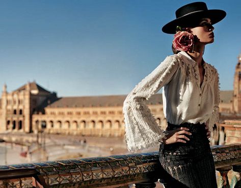 Un estilo Flamenco Moderno España Spanish Hat, Spain Fashion, Flamenco Dress, Flamenco Dancing, Spanish Fashion, Flamenco Dancers, Spanish Style, Western Wear, Look Fashion