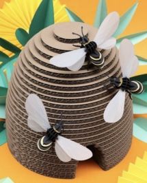 Beehive Art Project, Beehive Craft Ideas, Paper Bees Diy, Cardboard Beehive, How To Make A Bee Hive Craft, Cardboard Insects, Beehive Decorations, Bee Craft Ideas, Cardboard Bee