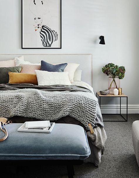 norsuHOME | norsuDesign Light Grey Carpet Bedroom, Lola Donoghue, Grey Carpet Bedroom, Scandi Bedroom, Grey Interior Design, Bedroom Styling, White Carpet, Grey Bedroom, Home Remodel