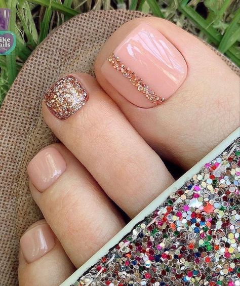 Wedding Toe Nails, Feet Nail Design, Pedicure Designs Toenails, Pedicure Nail Designs, Gel Toe Nails, Acrylic Toe Nails, Toe Nail Color, Pretty Toe Nails, Cute Toe Nails