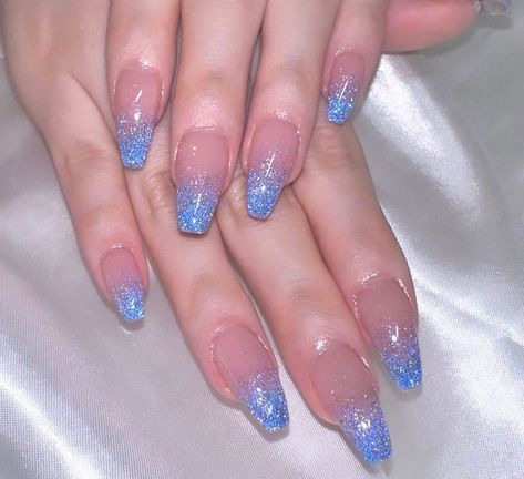 Sparkle Ombre Nails, Sparkle Ombre, Purple Sparkle, Ombre Nails, Manicure And Pedicure, Makeup Nails, Elegant Style, Nail Inspo, Manicure