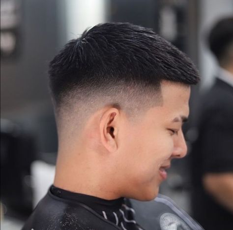 Low Fade Haircuts For Men, Short Mid Fade Haircut Men, Zero Haircut Men, Attractive Haircuts For Men, Army Cut Hairstyle Men, Mullet Short Hair Men, Hairstyle Men Short, Undercut Hairstyle Men, Men Short Hair Fade