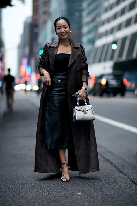 Transitional Dressing, New York Fashion Week Street Style, Awesome Nails, London College Of Fashion, Cool Look, Phoebe Philo, Style Winter, The Best Street Style, Lifestyle Trends